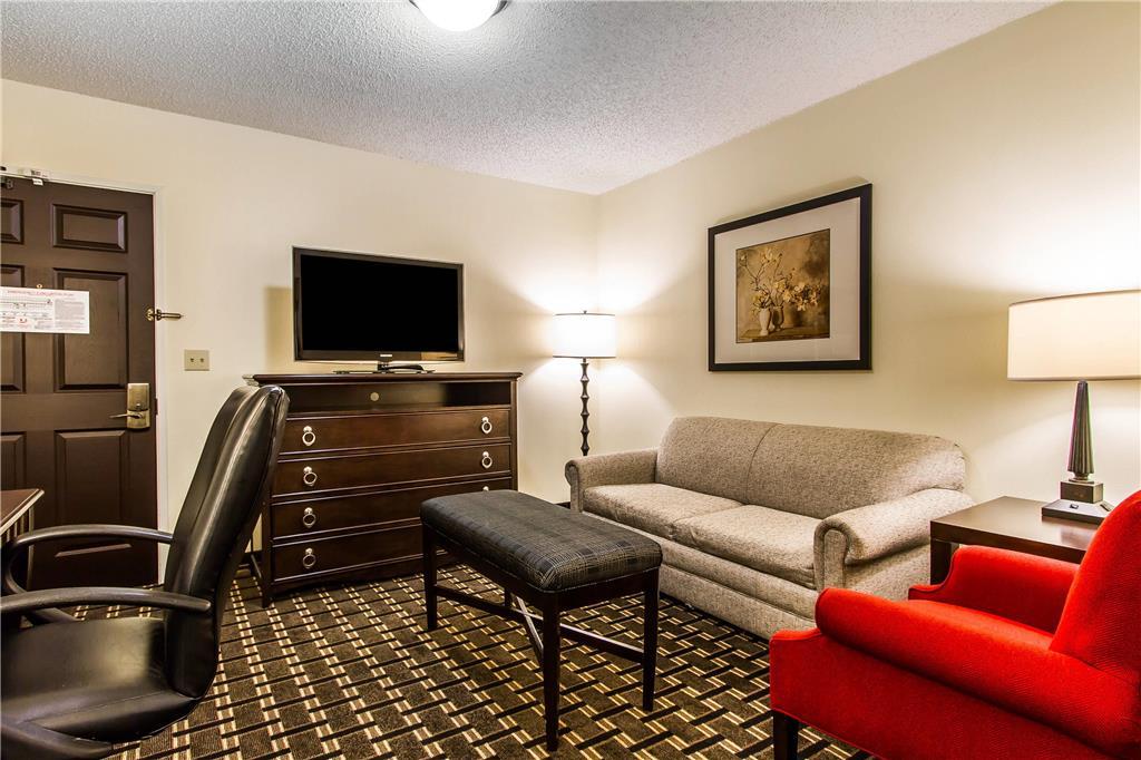 Evangeline Downs Hotel, Ascend Hotel Collection Opelousas Room photo